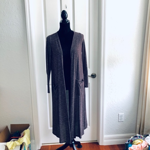 LulaRoe Sarah Cardigan - Like New - Picture 2 of 2